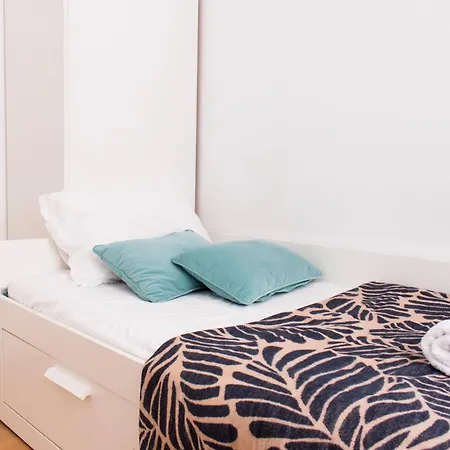 Santos By Madrabica 리스본